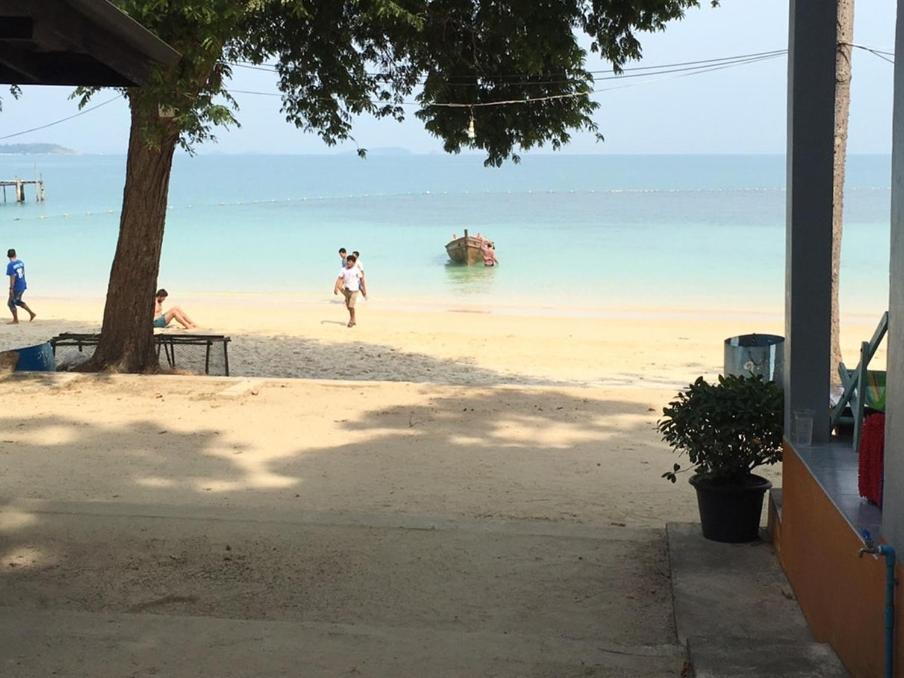 Готель ลุงดำฮัทบีช Koh Samet Екстер'єр фото
